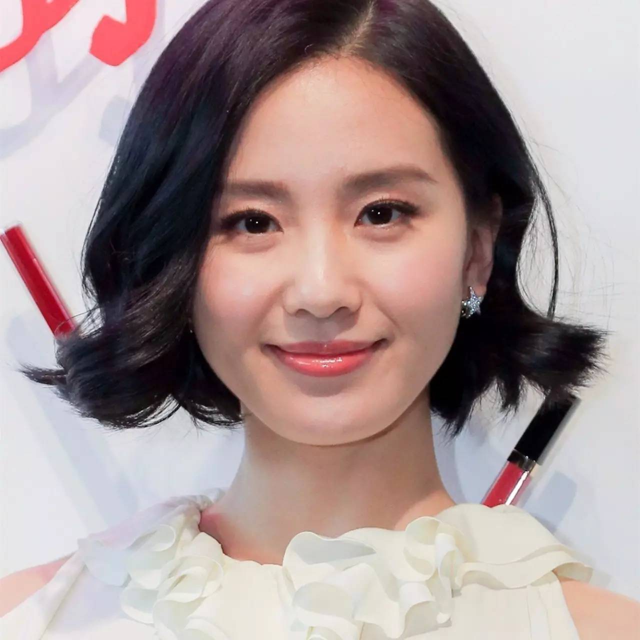 刘诗诗解锁新短发型（公主头小狼尾温柔如水切换酷飒帅气）