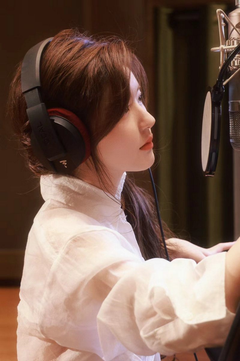 薛佳凝和邓家佳太像了